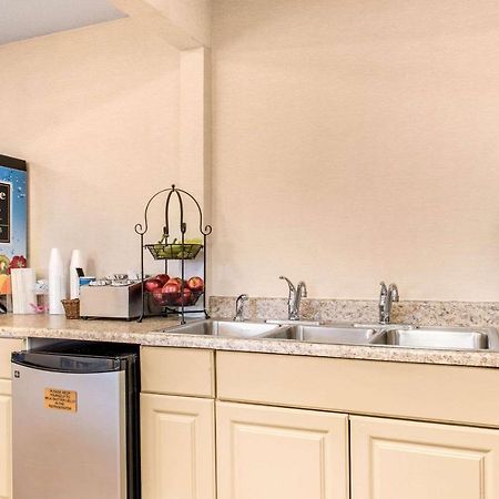 Econo Lodge Holland Ngoại thất bức ảnh