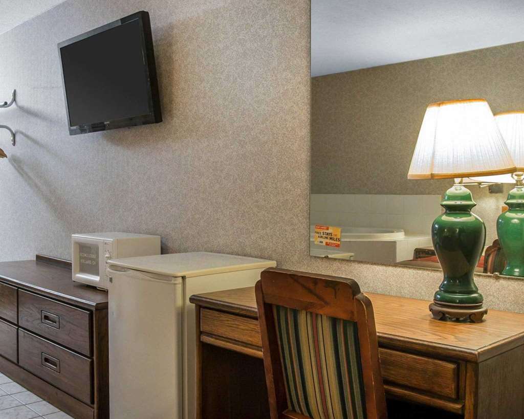 Econo Lodge Holland Phòng bức ảnh